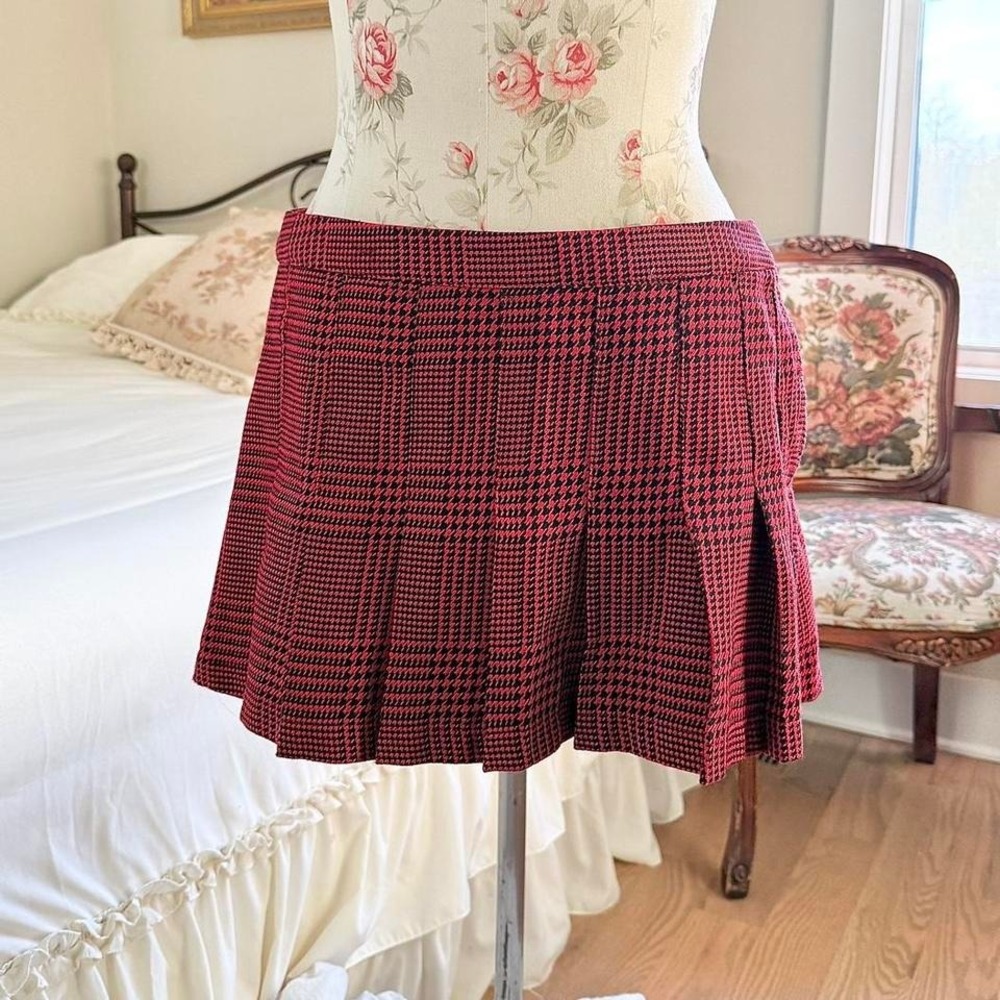 red plaid mini skirt y2k miley cyrus red plaid pleated mini skirt size 11